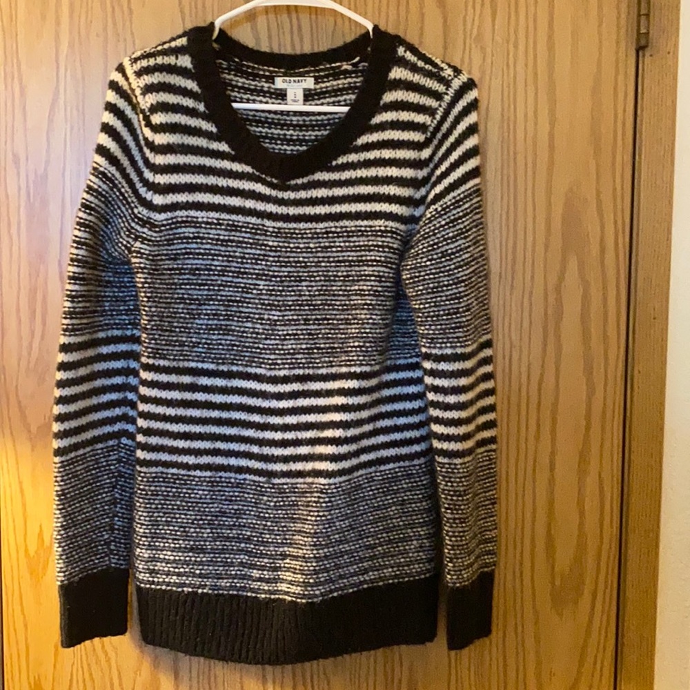 Old Navy‘s black and white sweater